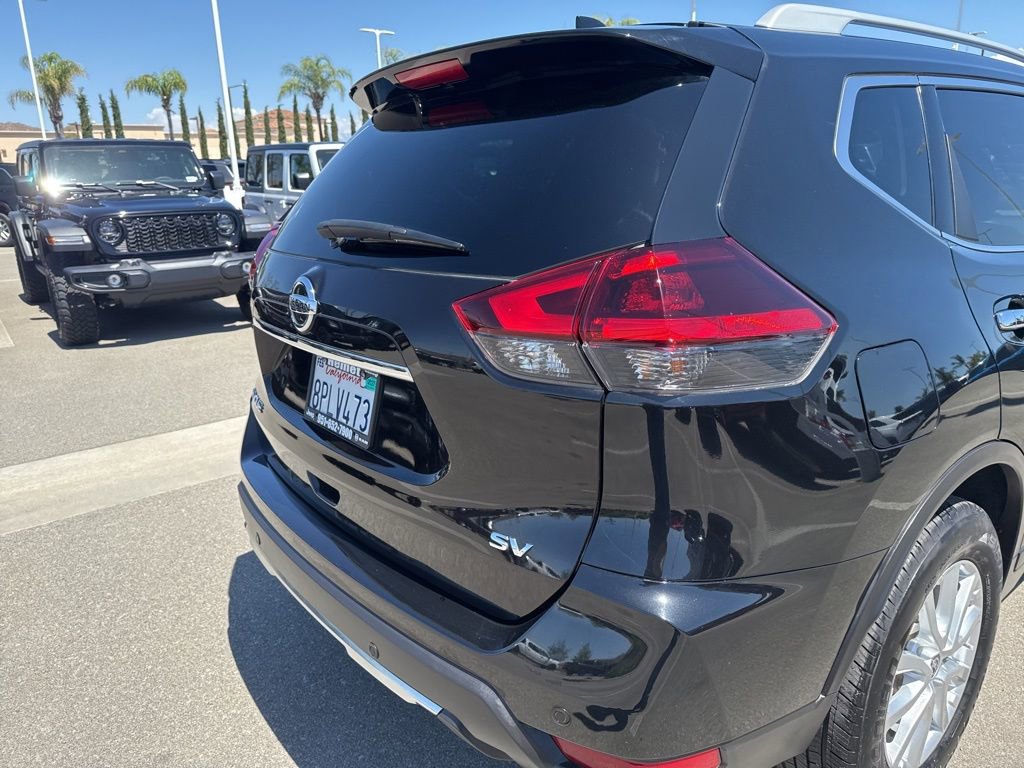 Used 2020 Nissan Rogue SV image 12