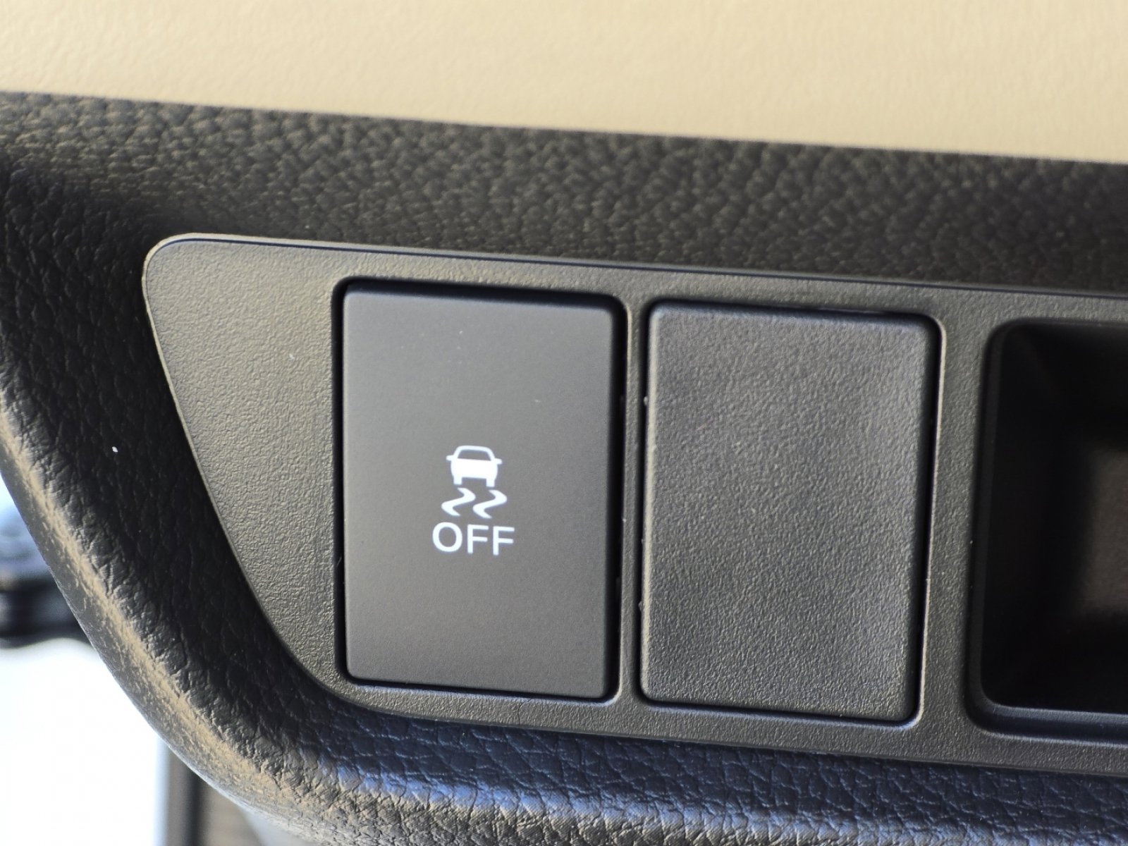 New 2026 Honda HR-V LX image 25