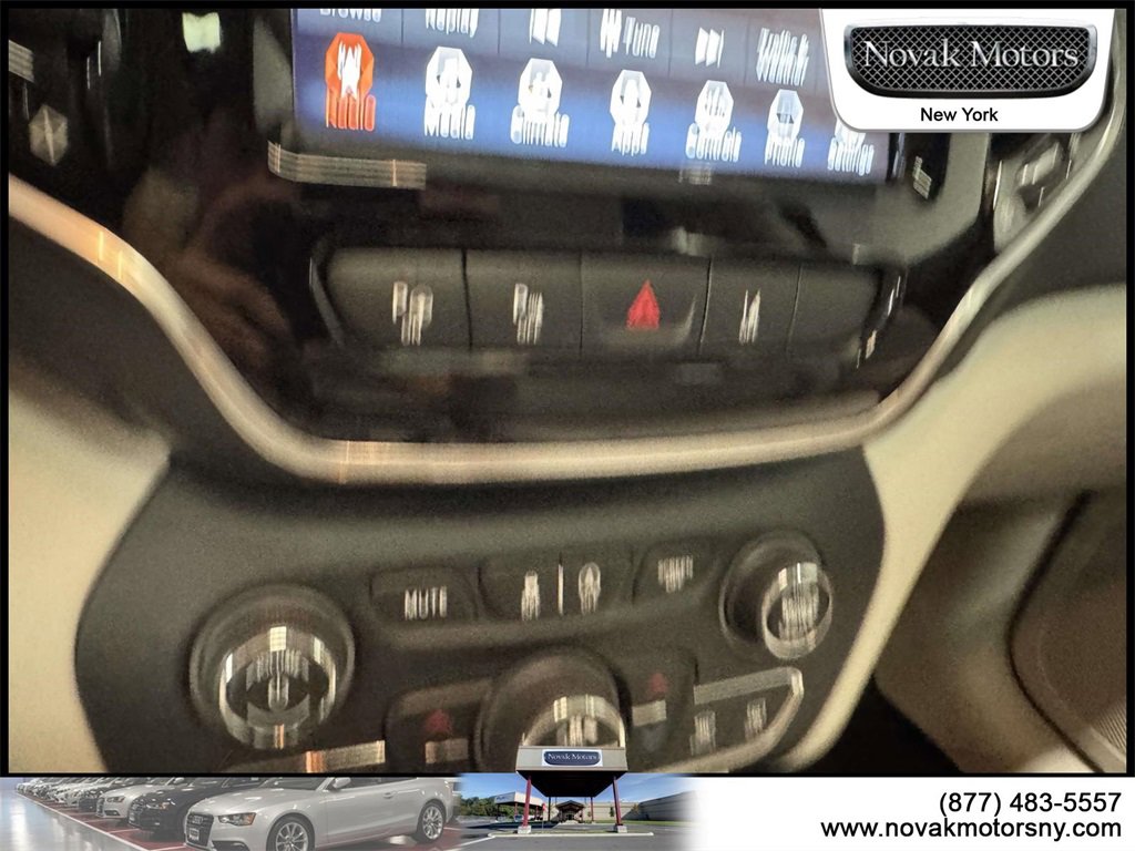 Used 2021 Jeep Cherokee Limited image 23