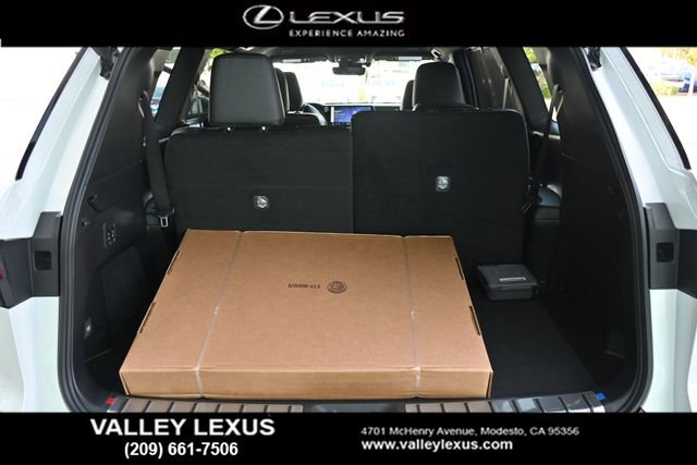 New 2026 Lexus TX 500h AWD image 18