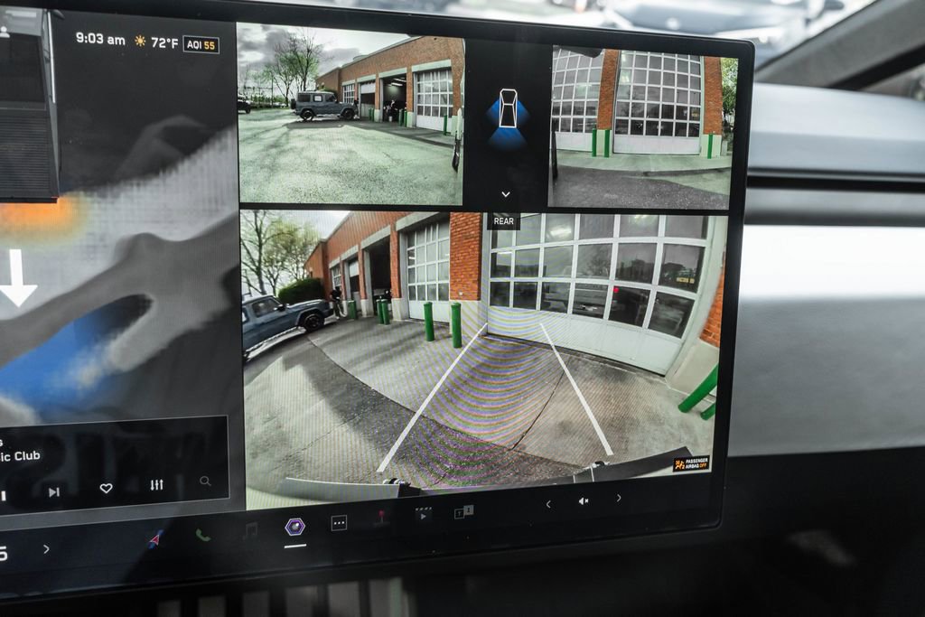 Used 2024 Tesla Cybertruck AWD Crew Cab image 10