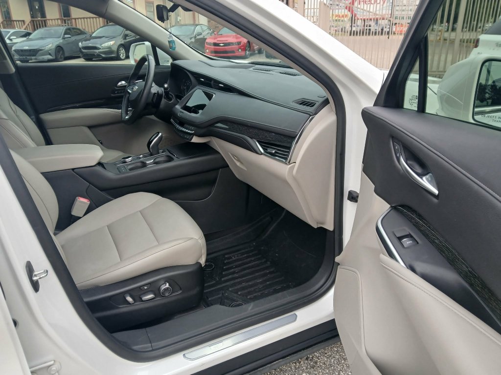 Used 2020 Cadillac XT4 Premium Luxury FWD image 10