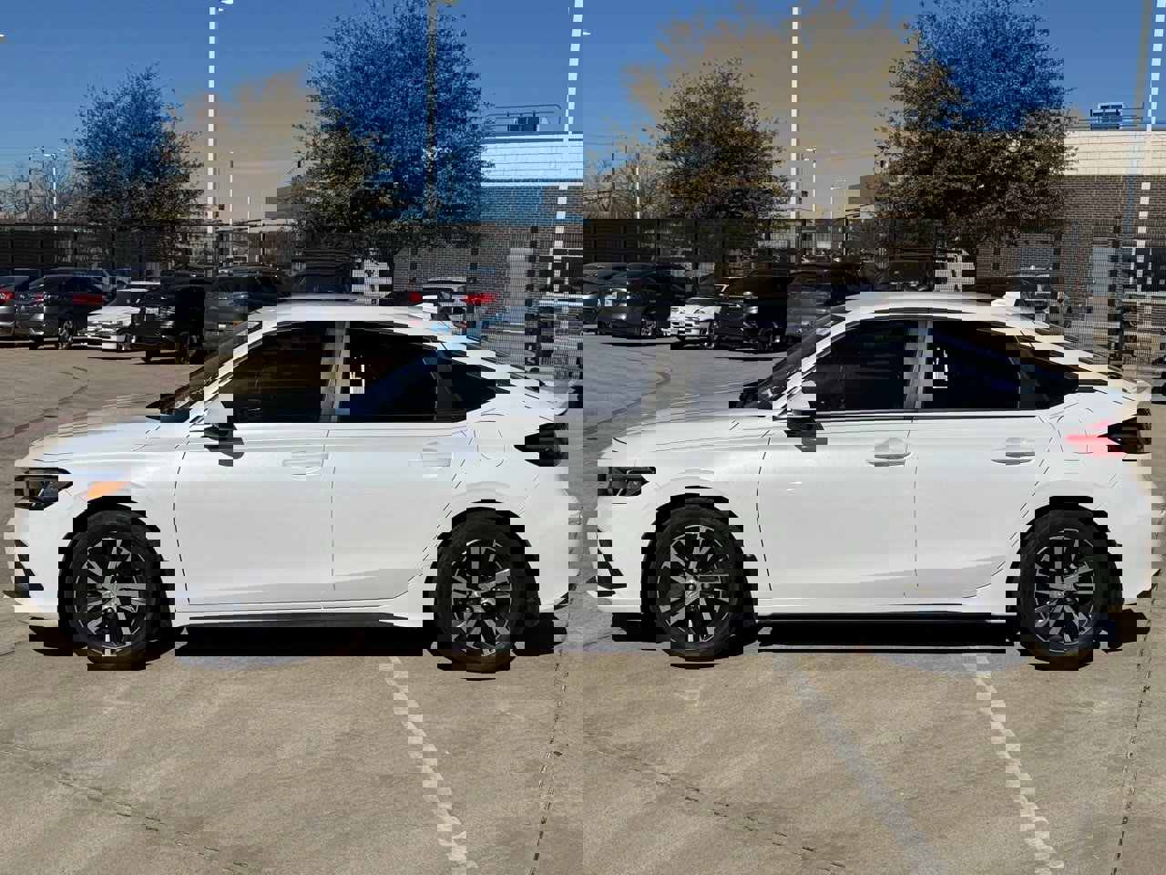 Used 2023 Honda Civic LX image 2