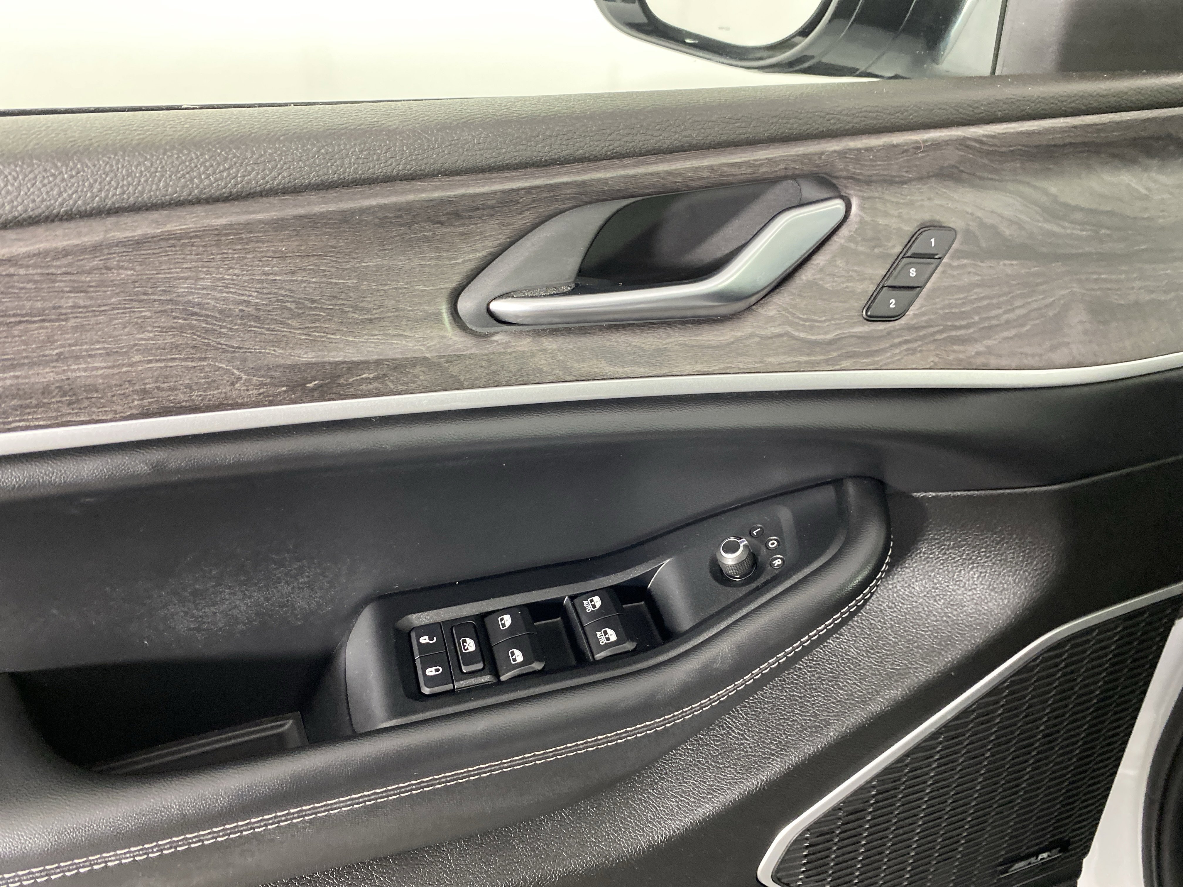 Used 2022 Jeep Grand Cherokee Limited 4xe AWD/4WD image 17