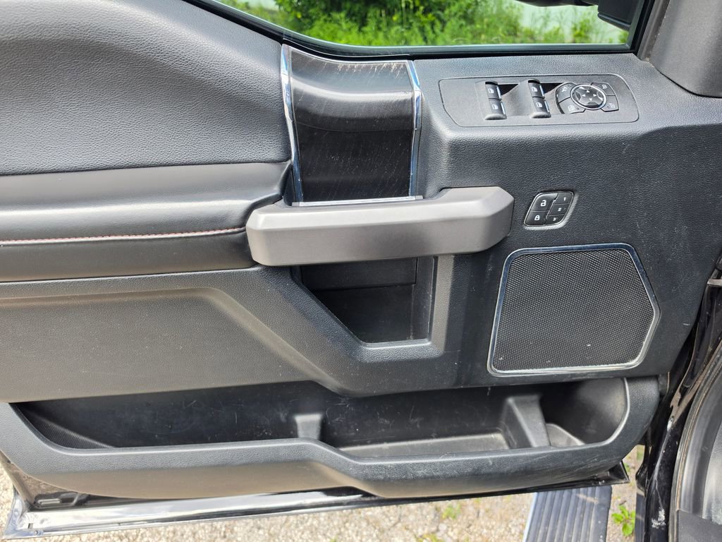 Used 2019 Ford F150 Platinum w/ Equipment Group 701A Luxury AWD/4WD image 5