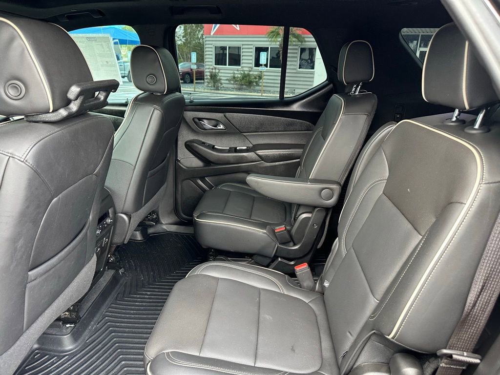 Used 2023 Chevrolet Traverse Premier w/ Redline Edition image 17