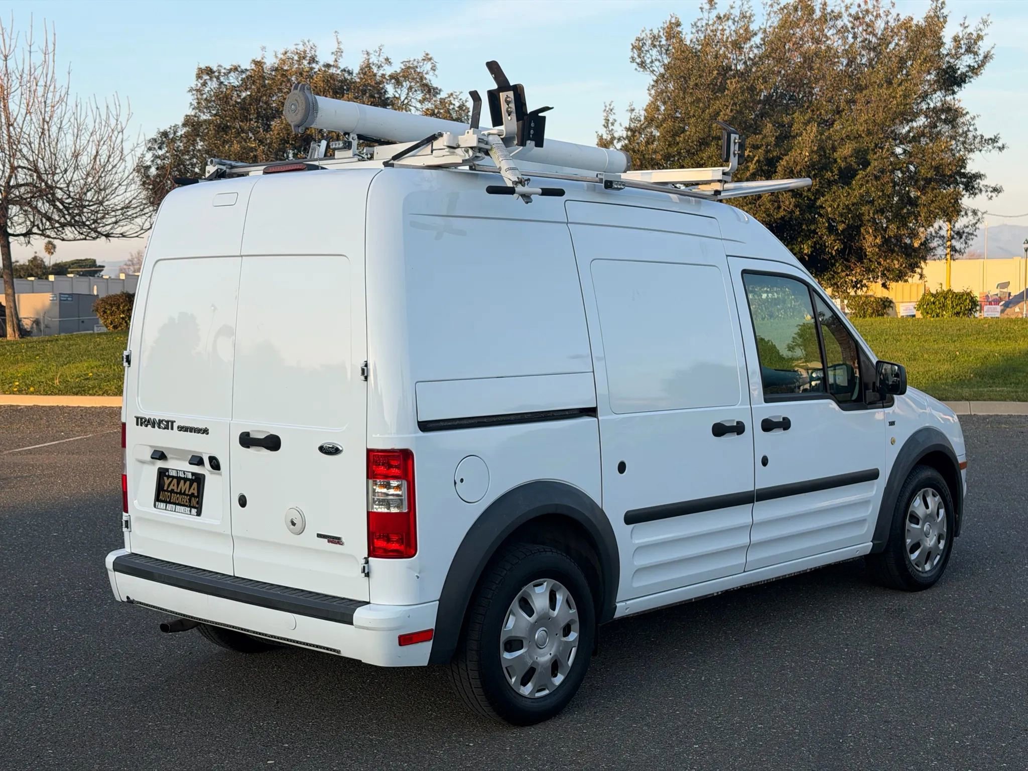 Used 2013 Ford Transit Connect XLT image 5