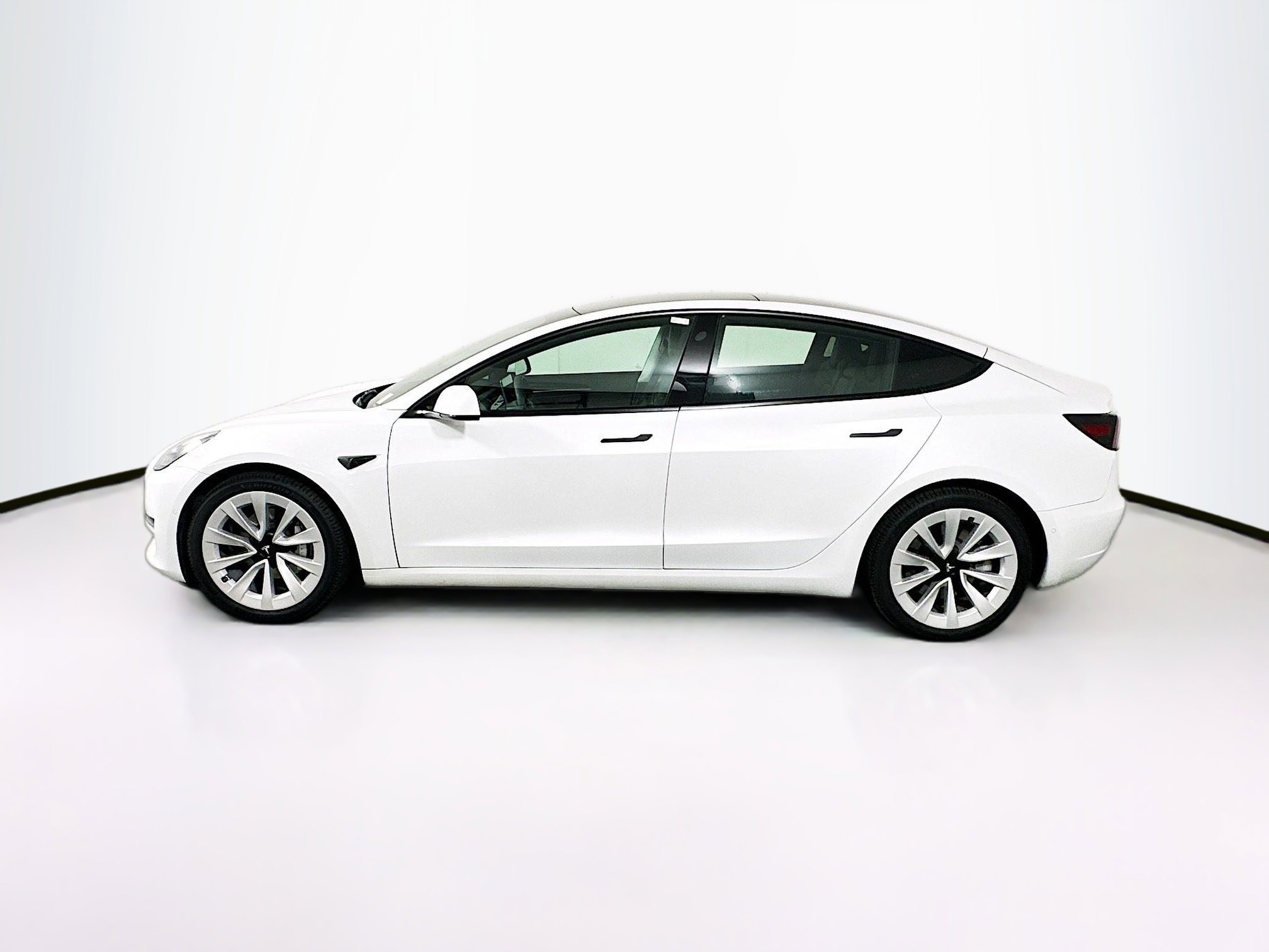 Used 2021 Tesla Model 3 Long Range AWD/4WD image 4