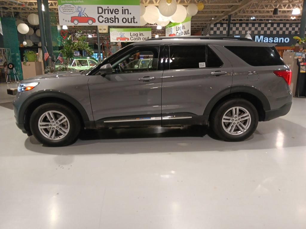 Used 2023 Ford Explorer XLT w/ Equipment Group 202A AWD/4WD image 12