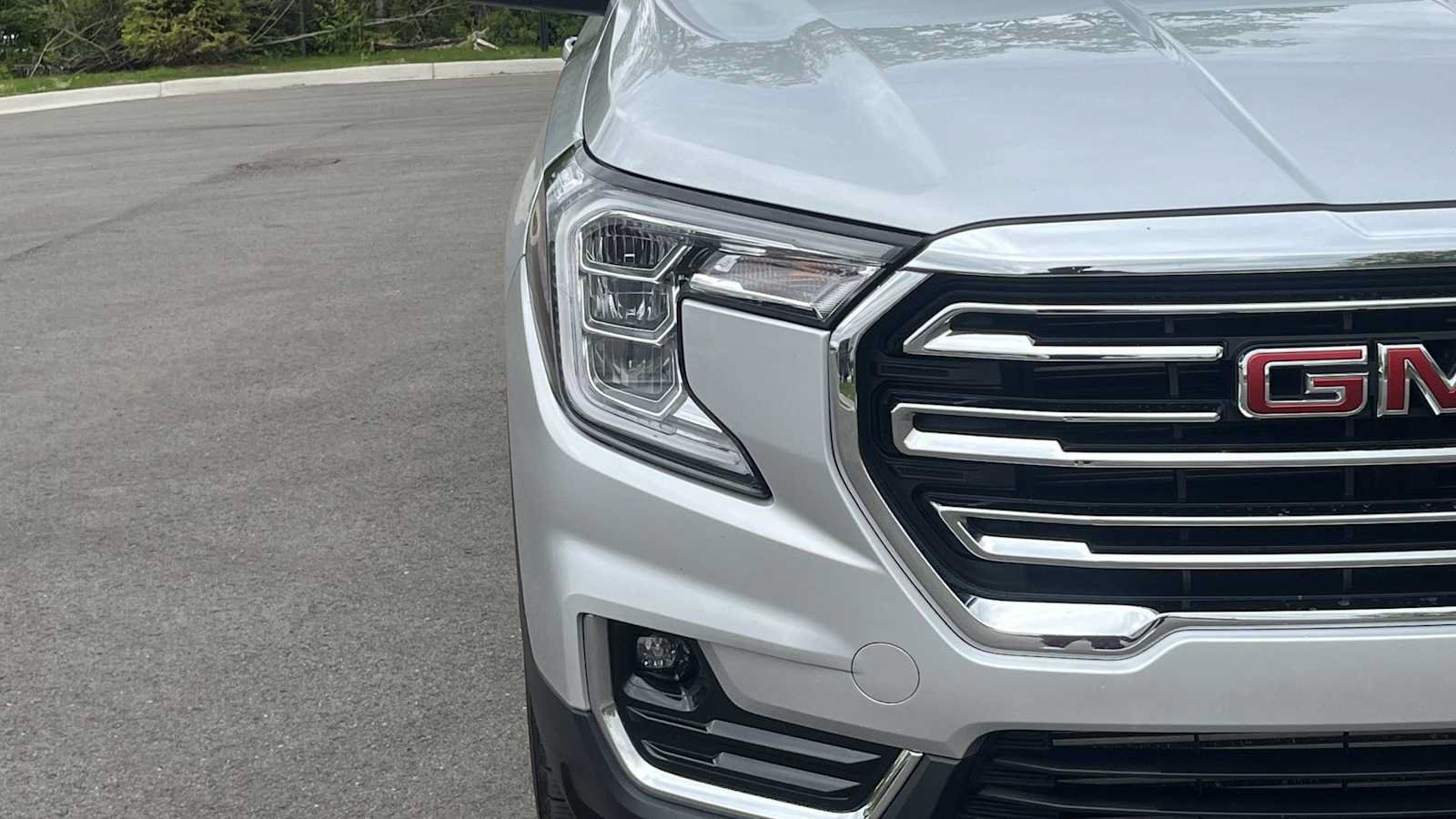 Used 2022 GMC Terrain SLT w/ Infotainment Package II AWD/4WD image 21