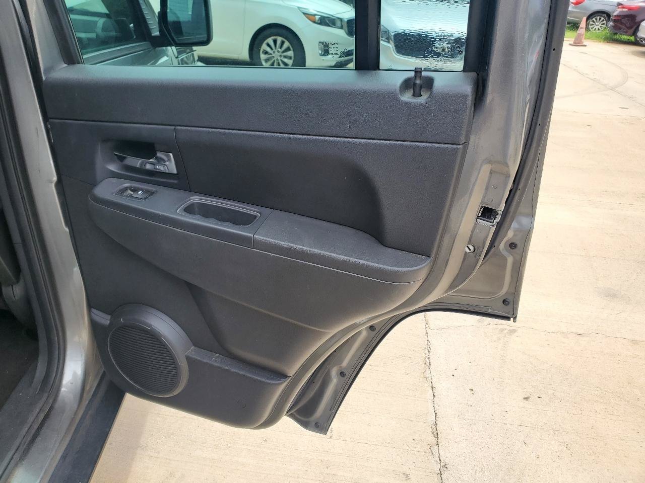 Used 2012 Jeep Liberty Sport RWD image 8