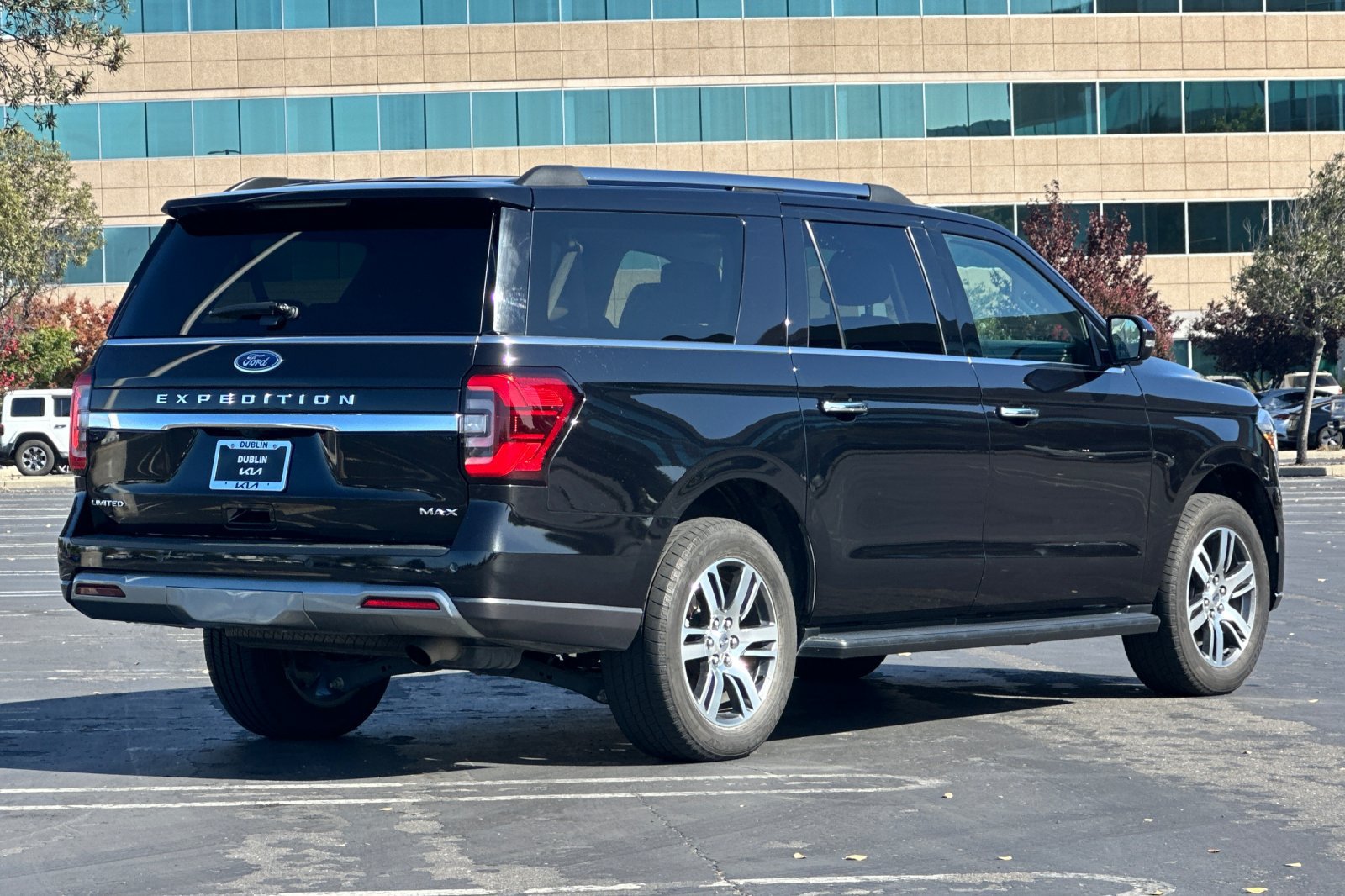 Used 2024 Ford Expedition Max Limited RWD image 4