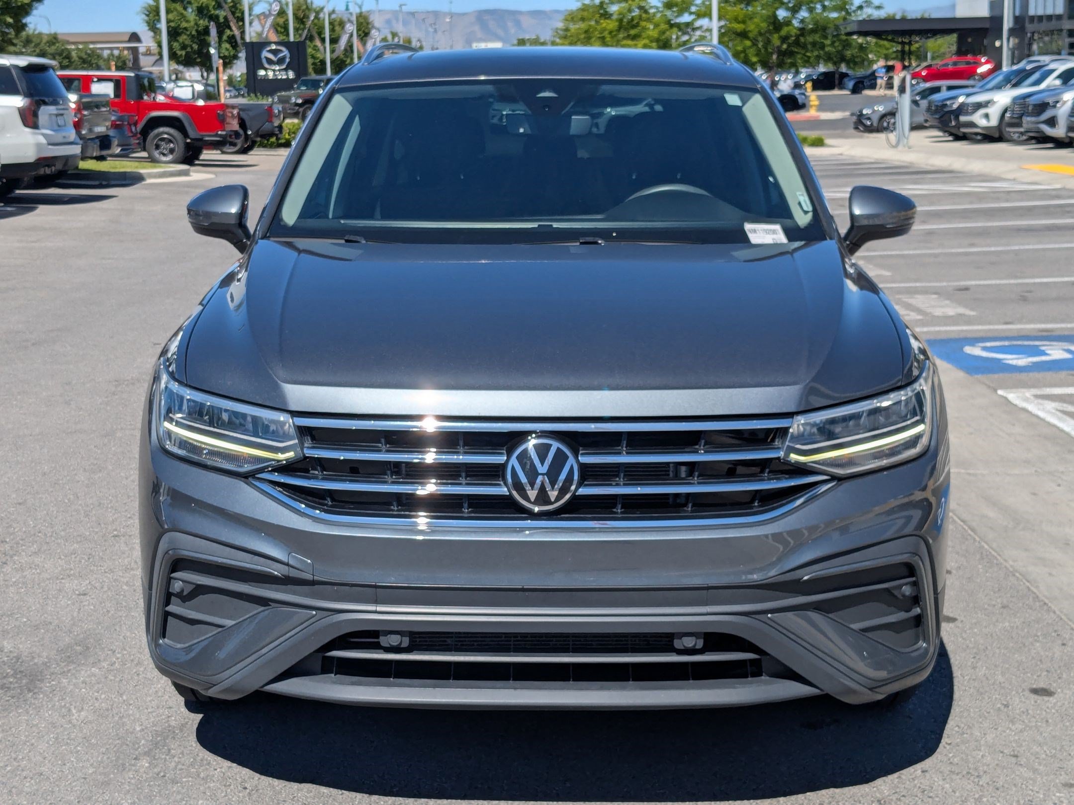 Used 2022 Volkswagen Tiguan SE AWD/4WD image 12