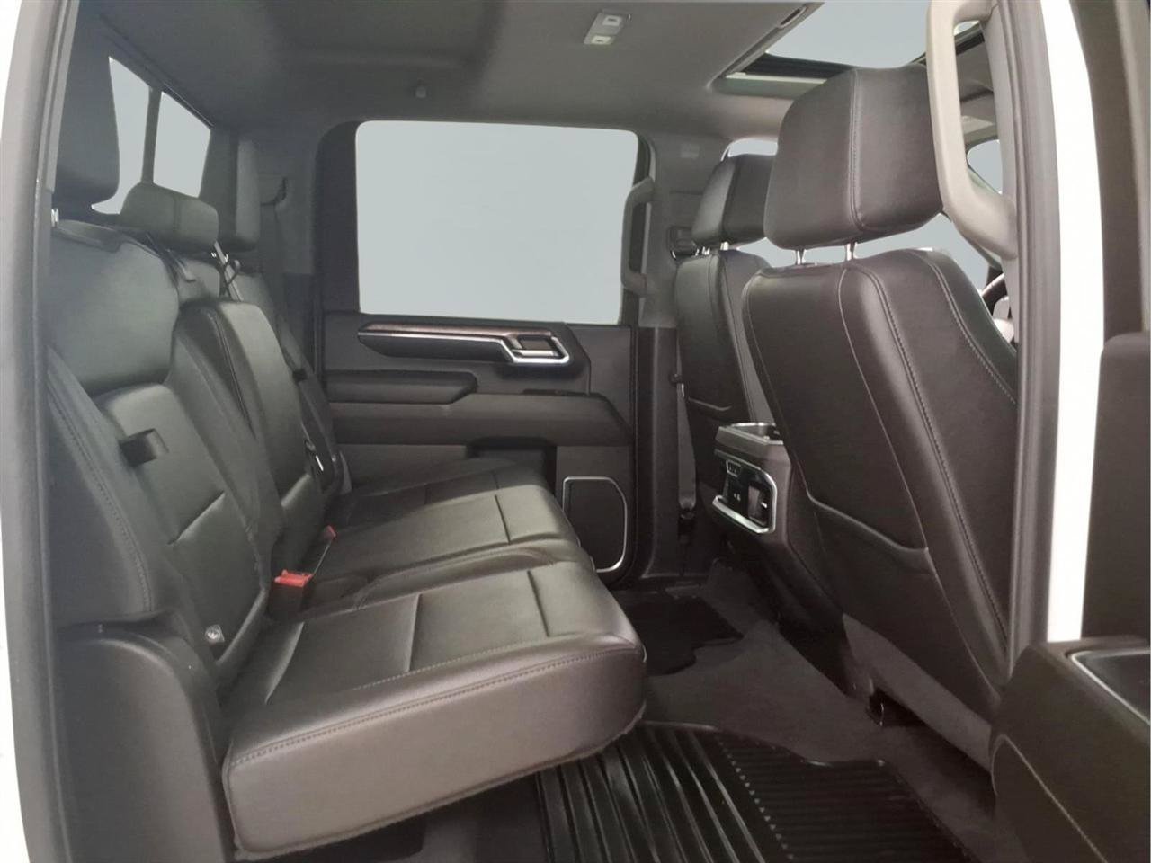 Used 2024 Chevrolet Silverado 2500 LTZ w/ LTZ Convenience Package AWD/4WD image 15