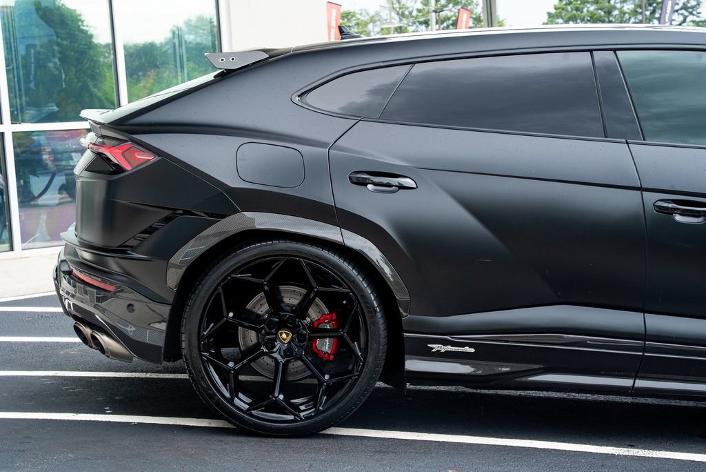 Used 2024 Lamborghini Urus Performante AWD/4WD image 13