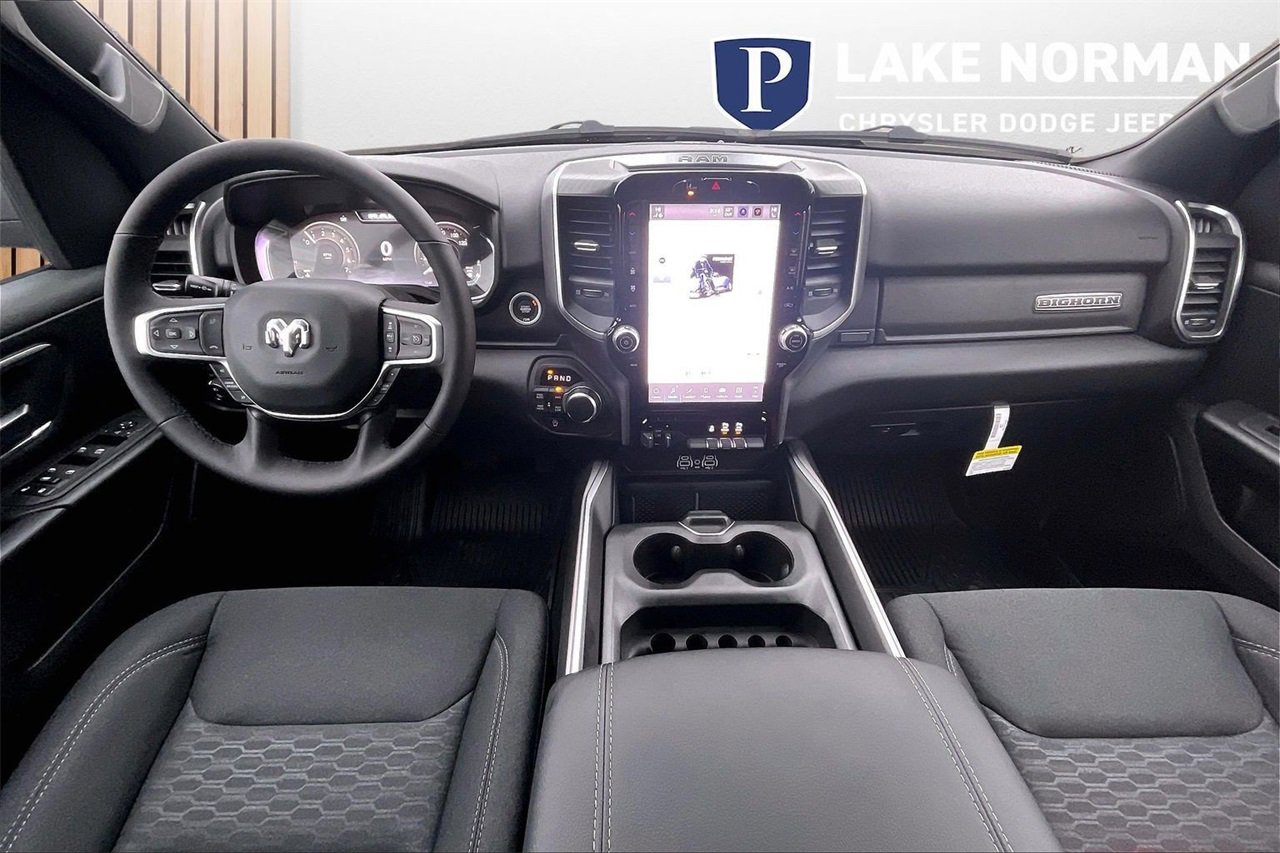 New 2026 RAM 1500 4x4 Crew Cab image 10