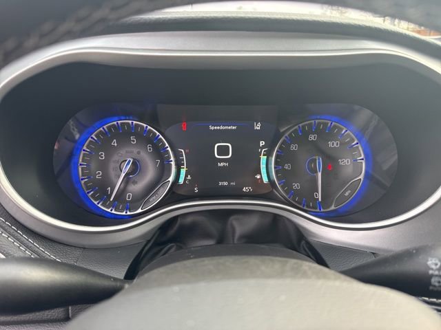 Used 2024 Chrysler Pacifica Touring image 28