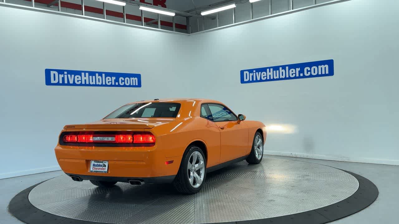 Used 2014 Dodge Challenger SXT Plus RWD image 2