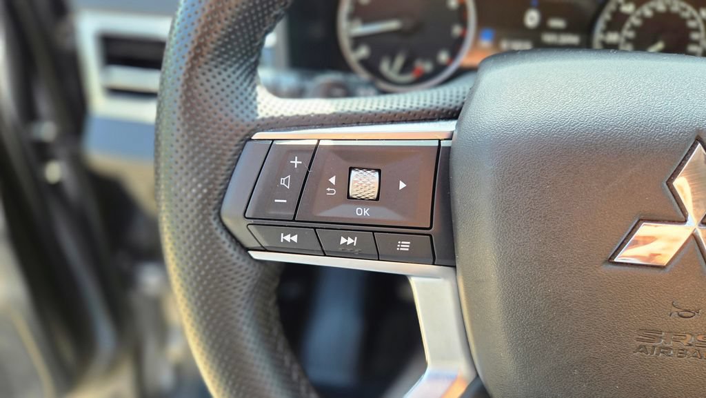 Used 2024 Mitsubishi Outlander SE AWD/4WD image 19