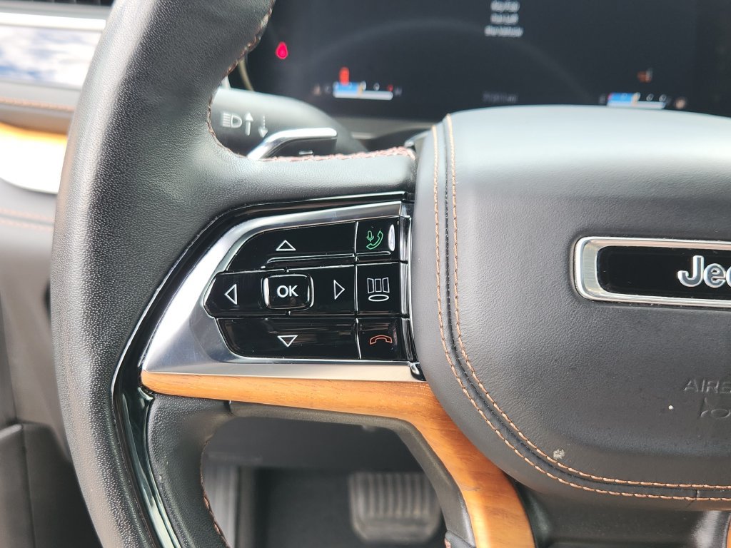 Used 2022 Jeep Grand Cherokee Summit AWD/4WD image 27