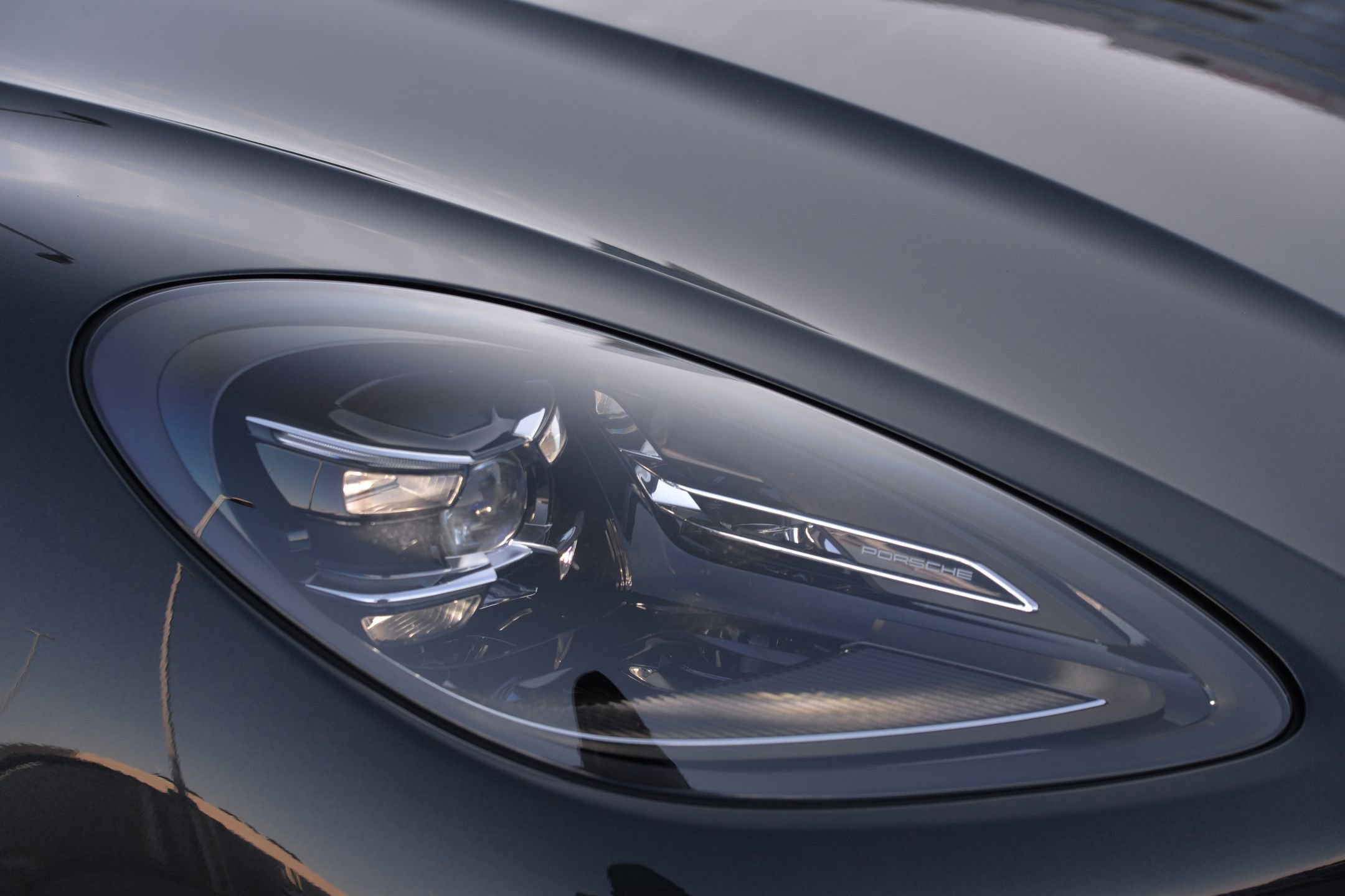 Certified 2025 Porsche Macan image 11