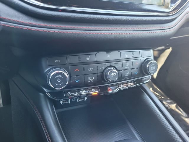 Used 2025 Dodge Durango GT image 26