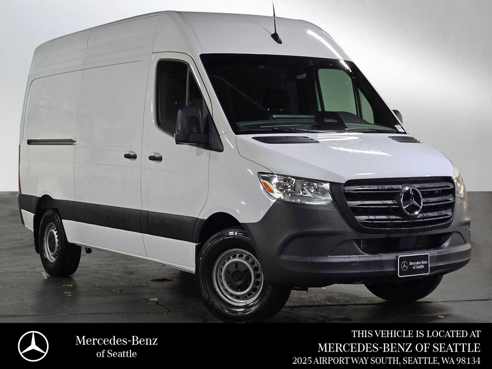 Used 2025 Mercedes-Benz Sprinter 2500 image 1