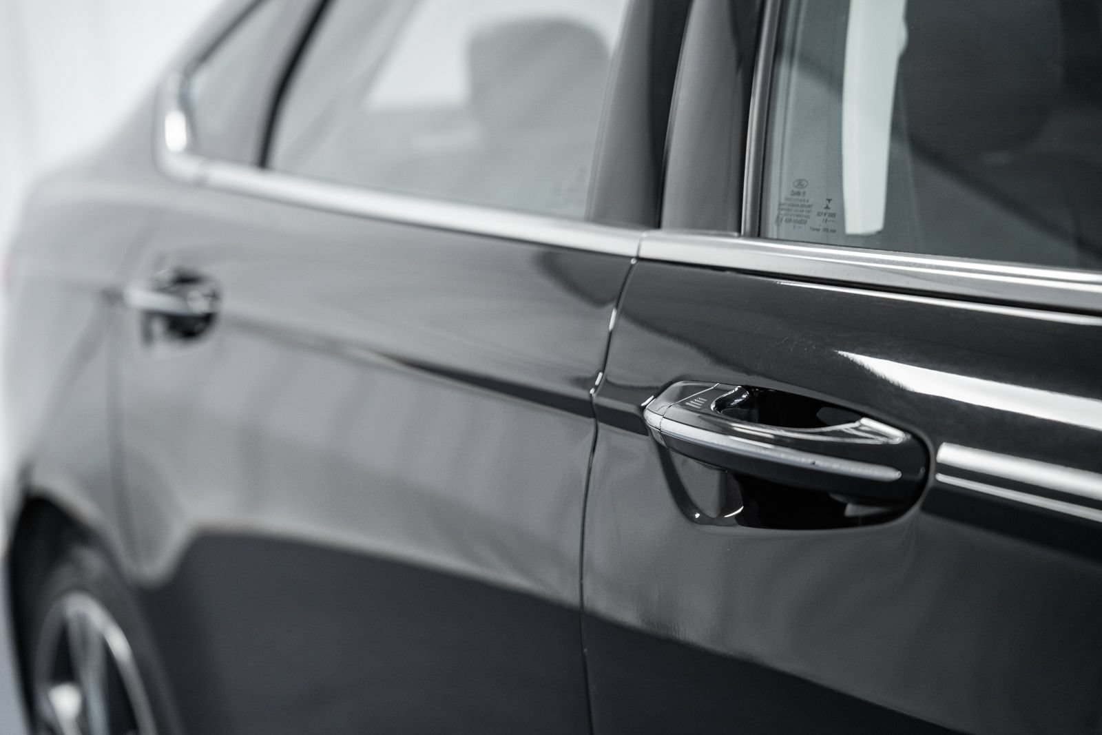 Used 2019 Ford Fusion Titanium AWD/4WD image 14
