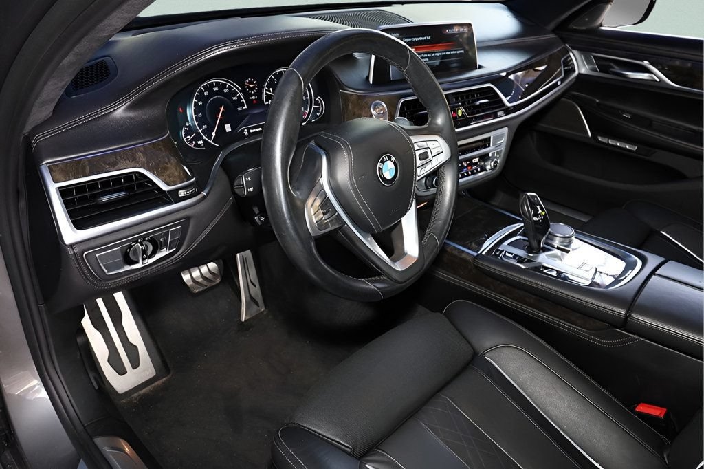 Used 2016 BMW 750i xDrive AWD/4WD image 21