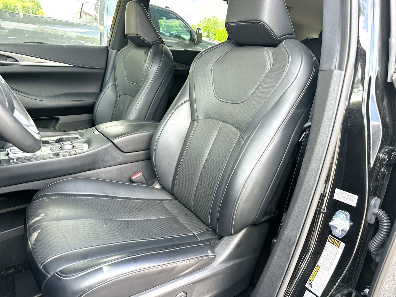 Used 2023 INFINITI QX60 Luxe image 17