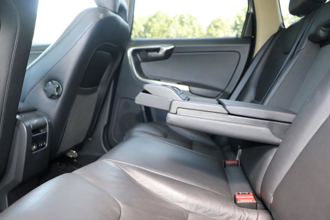Used 2013 Volvo XC60 3.2 AWD/4WD image 29