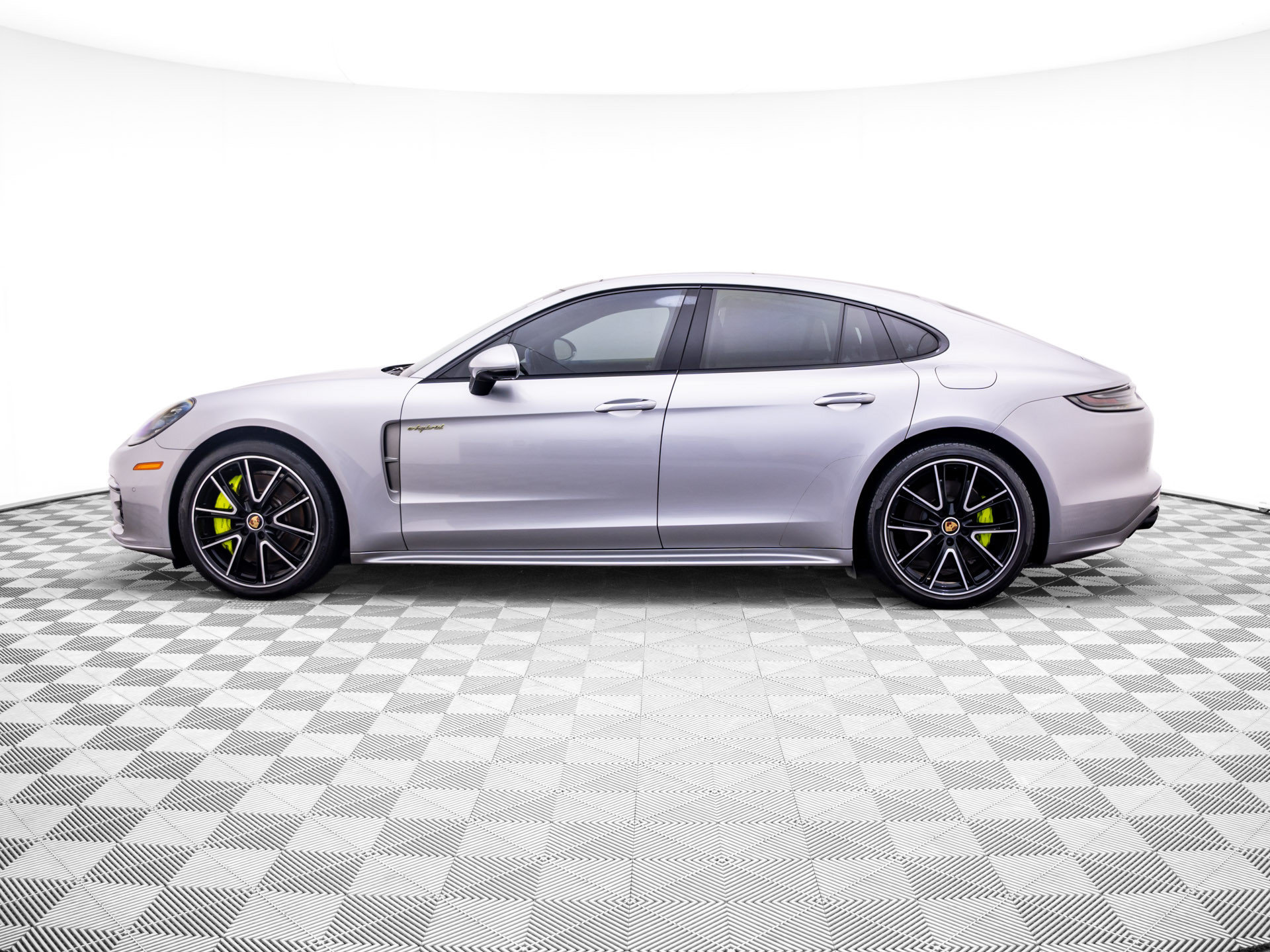 Used 2022 Porsche Panamera 4 AWD/4WD image 2