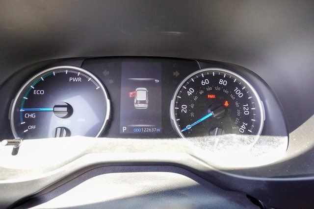 Used 2022 Toyota RAV4 XLE image 17