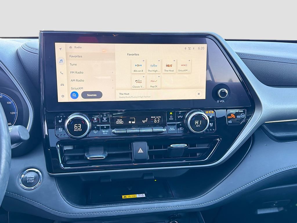 Used 2023 Toyota Highlander Limited image 32