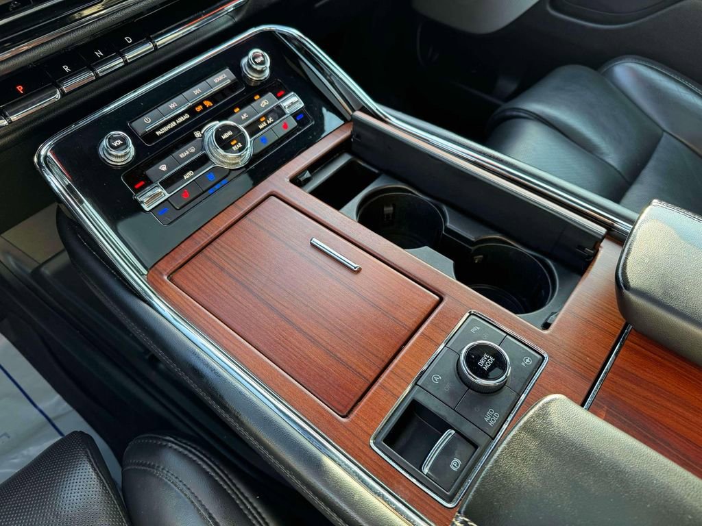 Used 2020 Lincoln Navigator Reserve w/ Equipment Group 208A Reserve AWD/4WD image 32