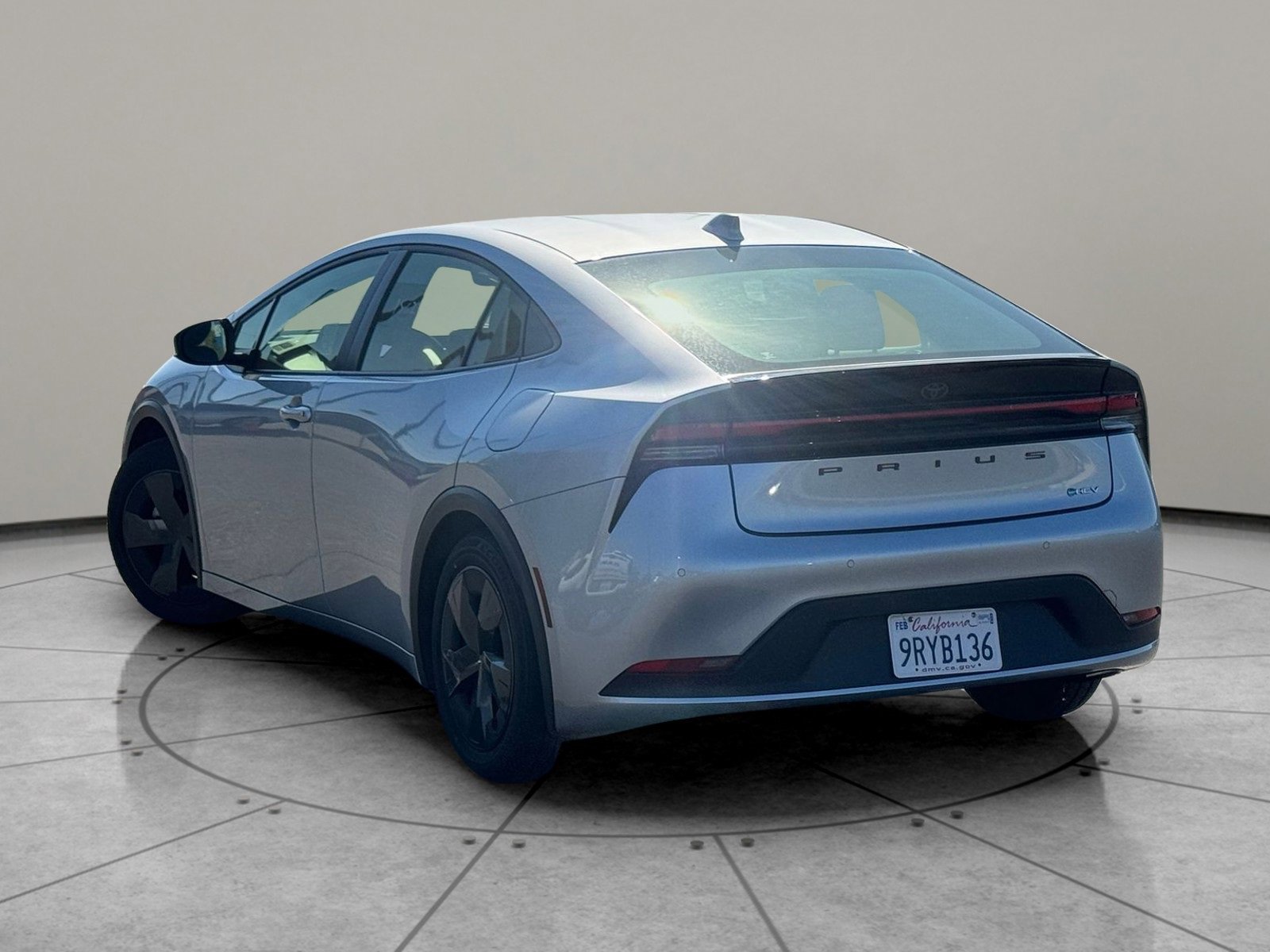 Used 2025 Toyota Prius LE image 7