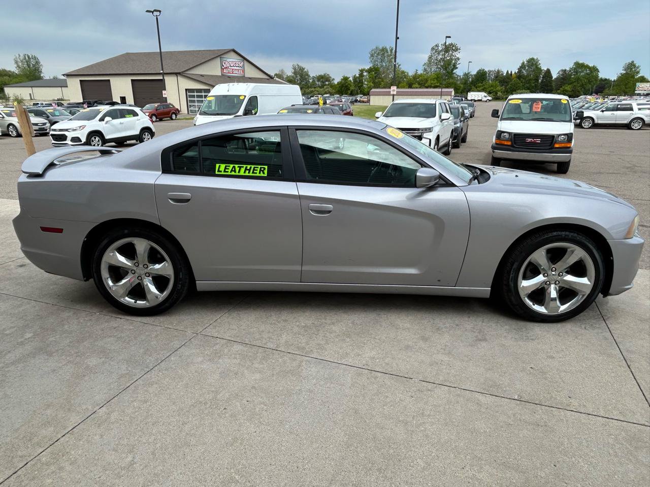 Used 2013 Dodge Charger SXT Plus RWD image 4