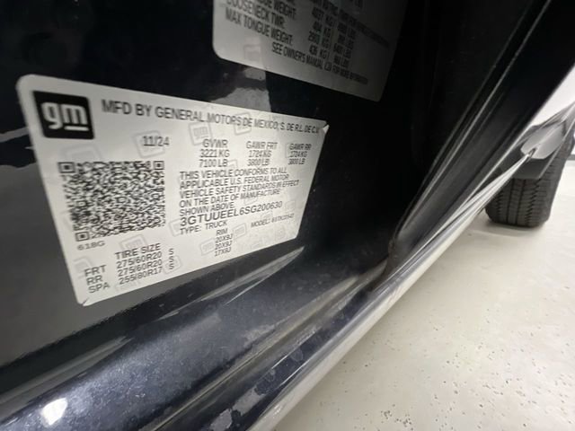 Certified 2025 GMC Sierra 1500 AT4 w/ AT4 Premium Package AWD/4WD image 35