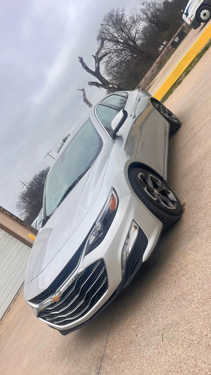 Used 2022 Chevrolet Malibu LT FWD image 1