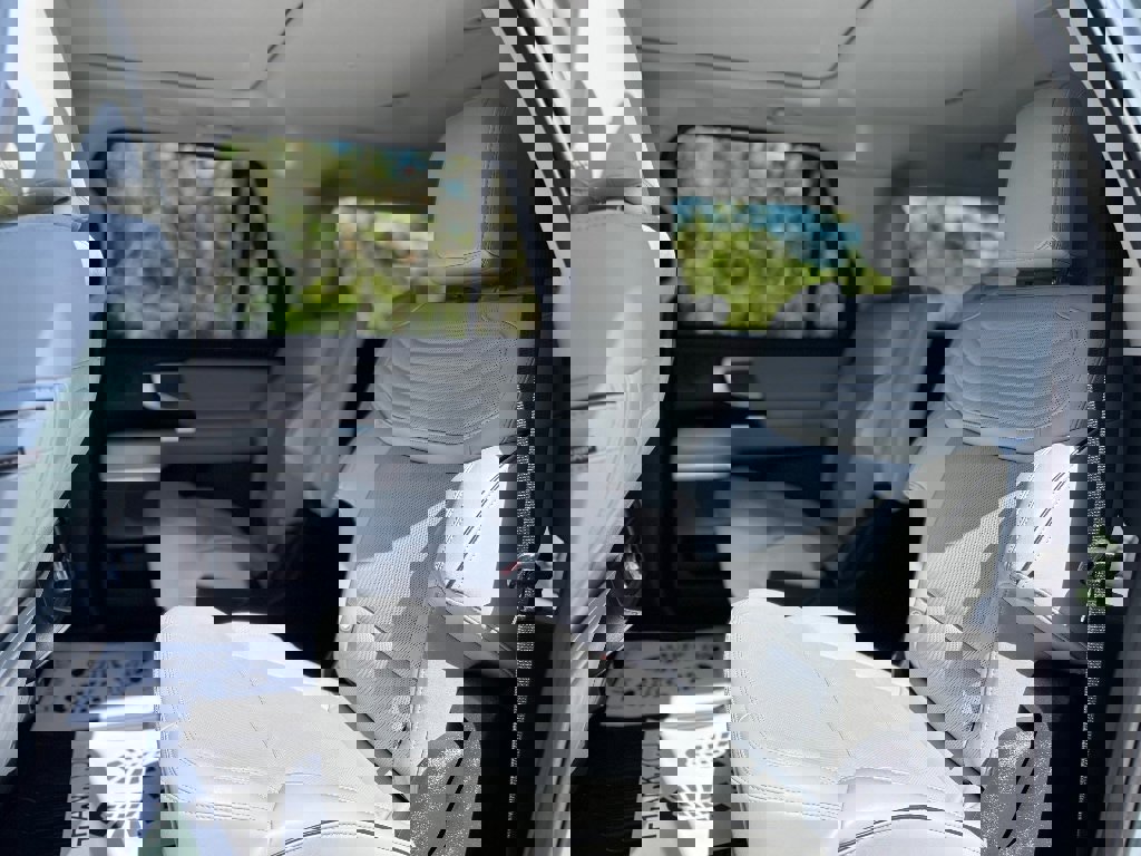 Used 2025 Ford Expedition Max Platinum w/ Platinum Ultimate Package AWD/4WD image 26