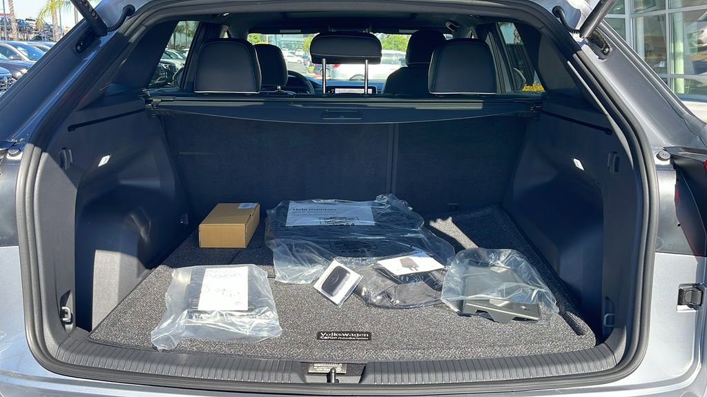 New 2025 Volkswagen Atlas Cross Sport SEL Premium R-Line image 31