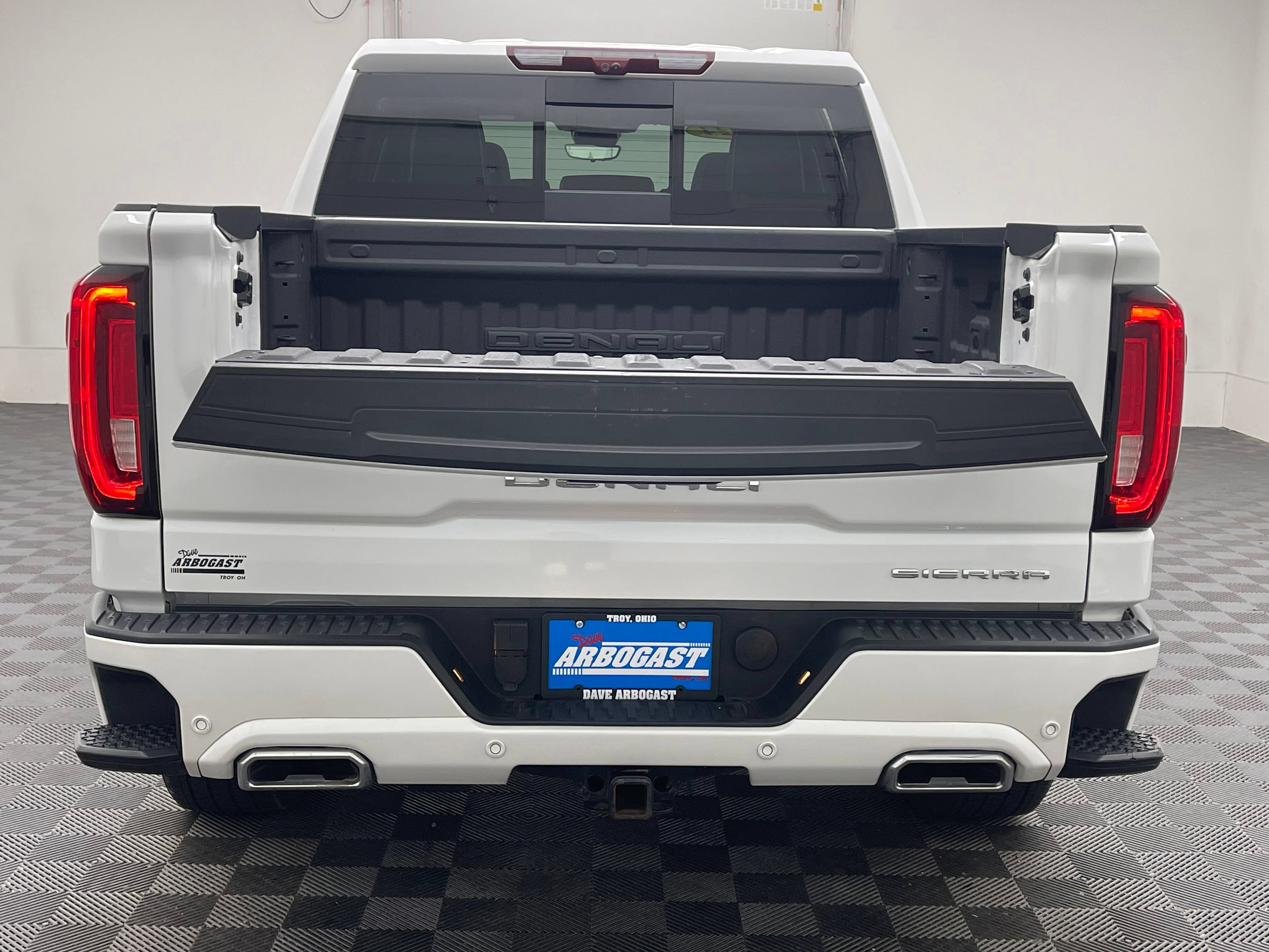 Used 2024 GMC Sierra 1500 Denali Ultimate AWD/4WD image 12