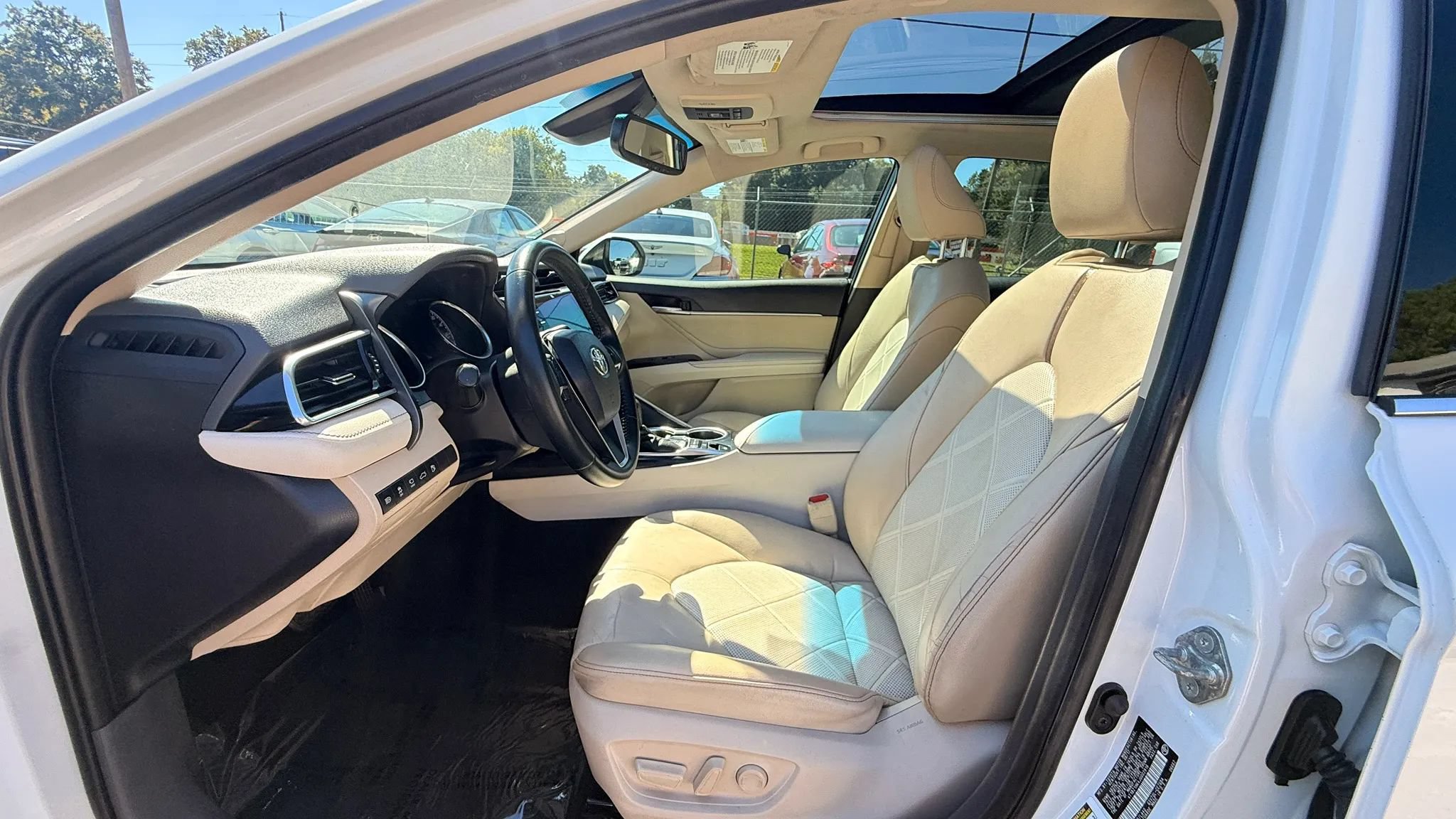 Used 2018 Toyota Camry XLE w/ Driver Assist Package FWD image 7