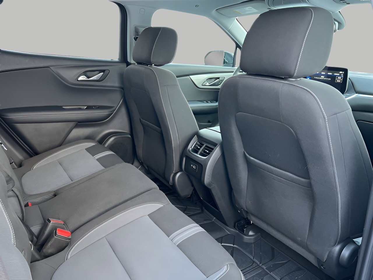 Used 2024 Chevrolet Blazer LT w/ Convenience Package image 32