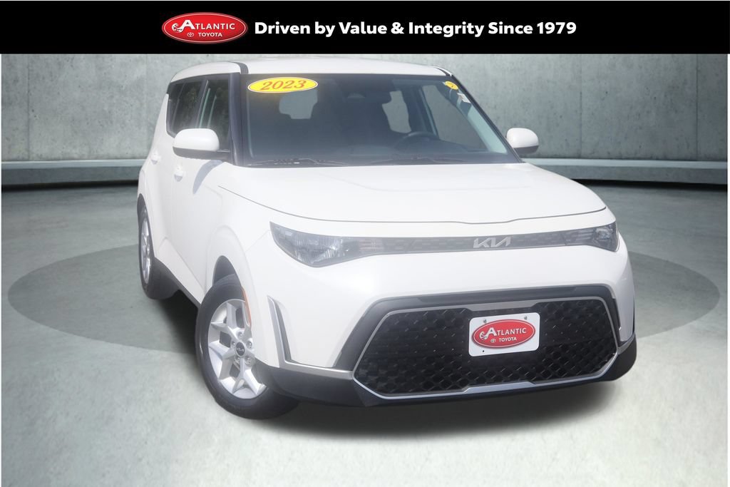 Used 2023 Kia Soul LX w/ LX Technology Package