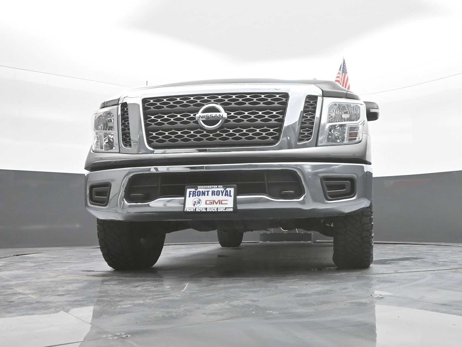 Used 2017 Nissan Titan SV AWD/4WD image 35