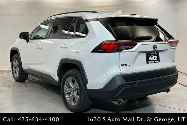 Used 2022 Toyota RAV4 LE AWD/4WD image 3