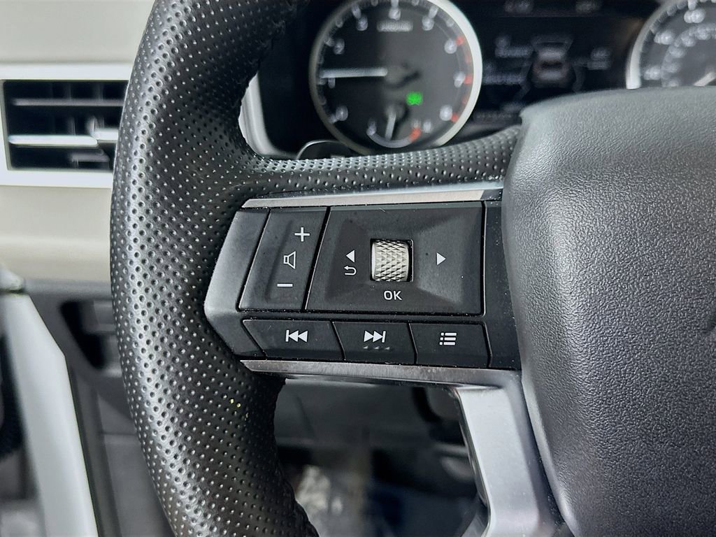 Used 2025 Mitsubishi Outlander SE FWD image 23