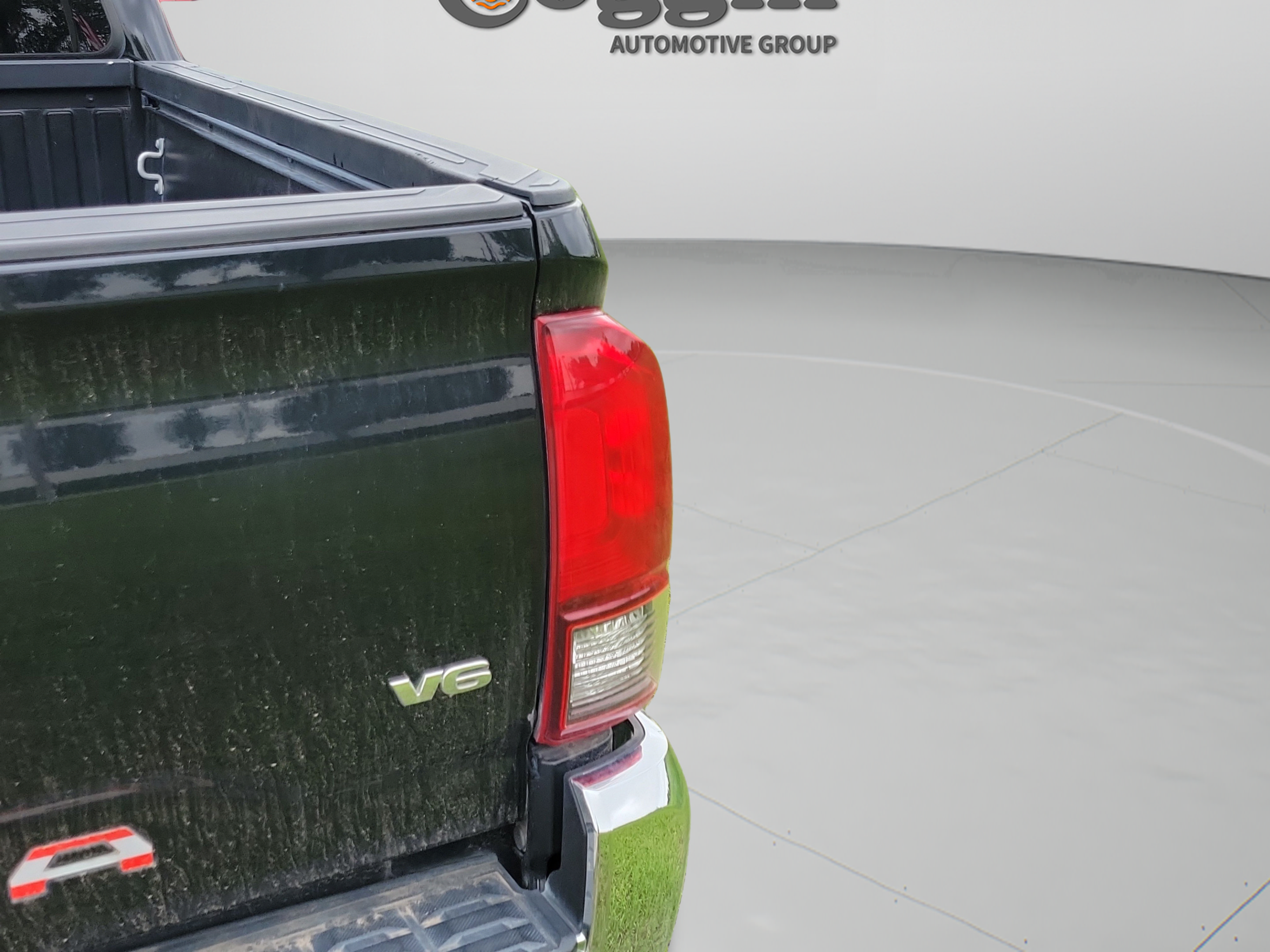 Used 2018 Toyota Tacoma SR5 RWD image 20