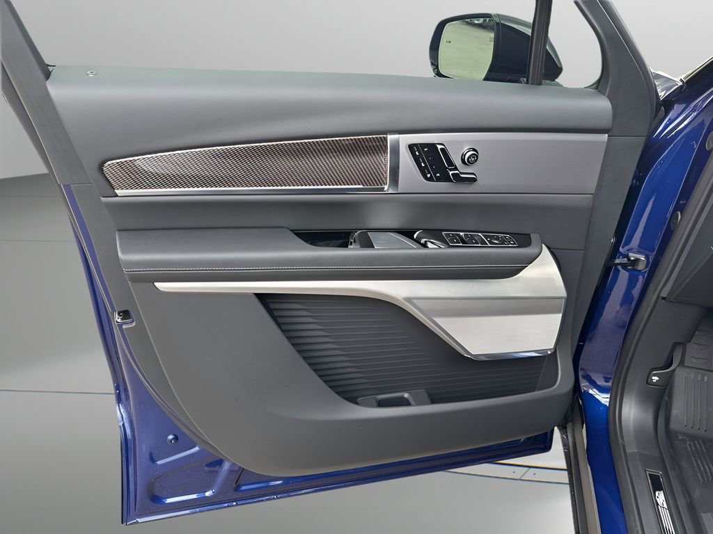 New 2026 Cadillac Vistiq Sport w/ LPO, Floor Liner Package image 15